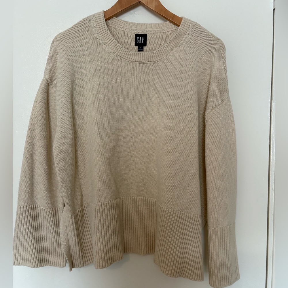 Gap beige cotton sweater size large